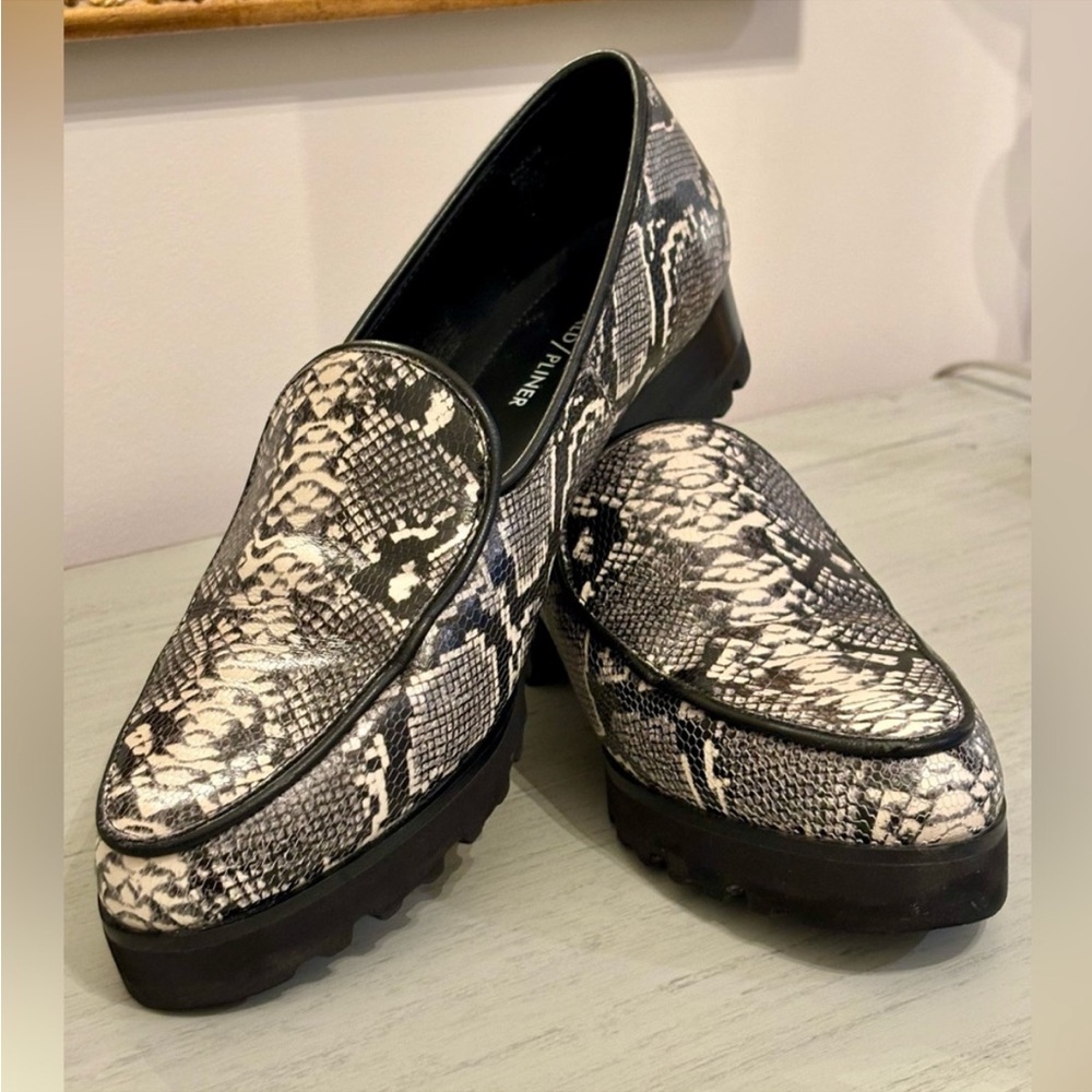 Donald Pliner Elen Python Print Lug Sole
Leather Loafers size 9 1/2
